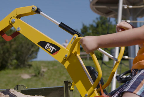 Cat® Ride-On Metal Digger