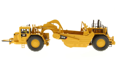 Tractor de ruedas clásico con núcleo 657G a escala 1:50